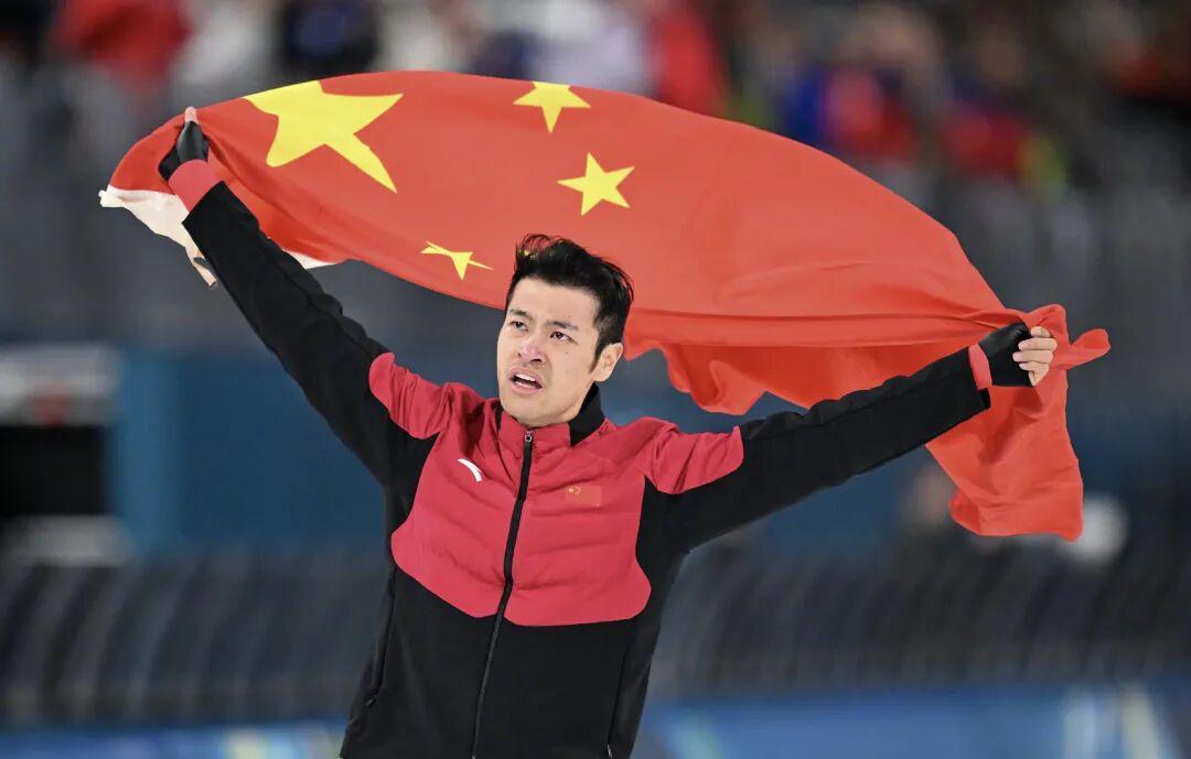 破奥运纪录!宁忠岩在米兰冰场创造历史